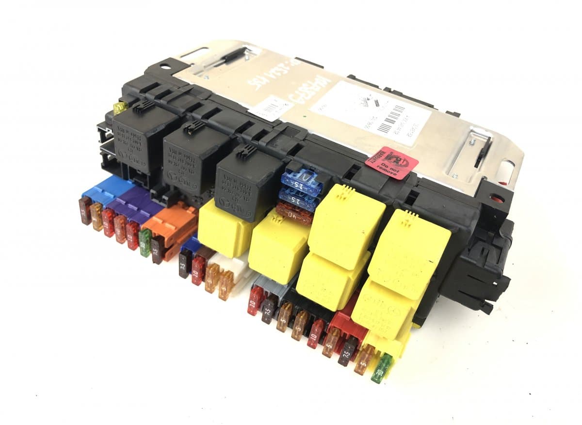 MERCEDES-BENZ 05045117 Fuse box MERCEDES-BENZ SL-CLASS (R230) (2001-2012)