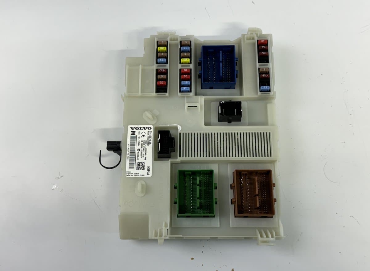 VOLVO 31412970AA Fuse box VOLVO XC60 I (2008-2017)