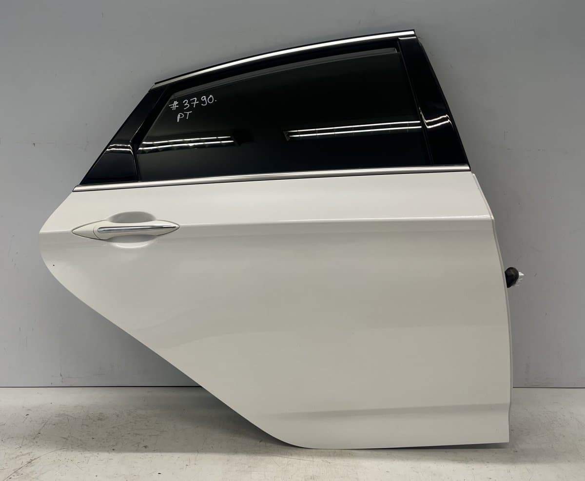 HYUNDAI 770043Z300 Door Rear Right HYUNDAI i40 (VF) (2011-2019)