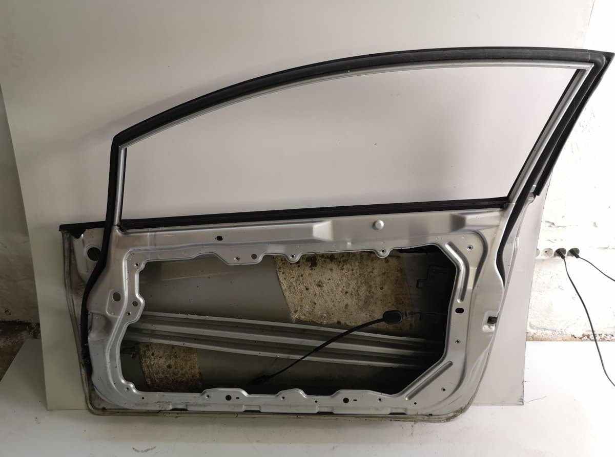 Door Front Right FORD FIESTA VI (2008-2017)