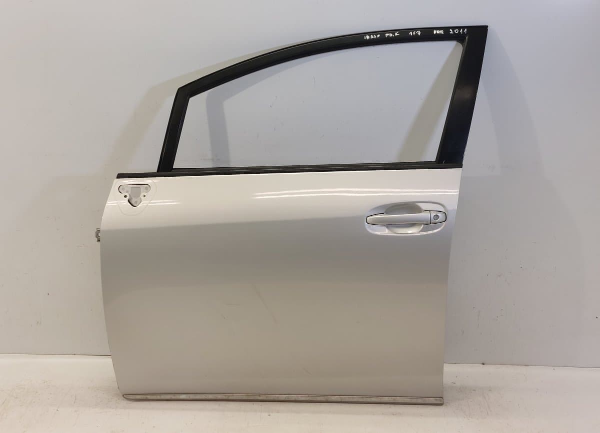 670020F020 Door Front Left TOYOTA VERSO (AR20) (2009-2018)