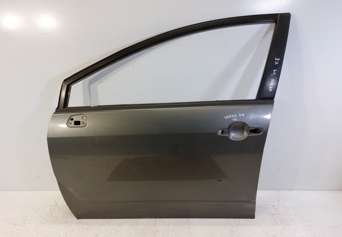 TOYOTA Door Front Left TOYOTA VERSO (AR20) (2009-2018)
