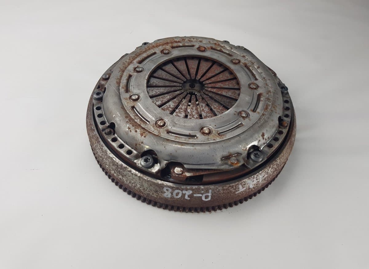 PEUGEOT Clutch set PEUGEOT 208 I (A9) (2012-2019)