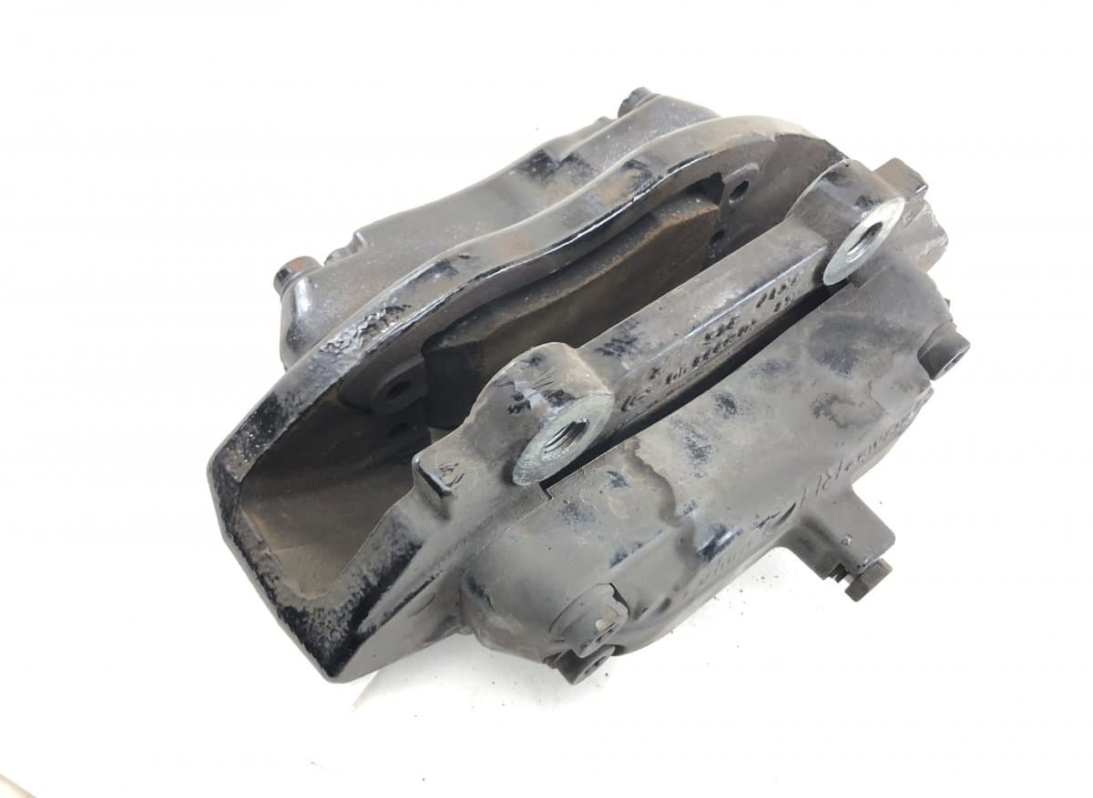 20704604 Brake caliper Front right MASERATI QUATTROPORTE III (03.04-)