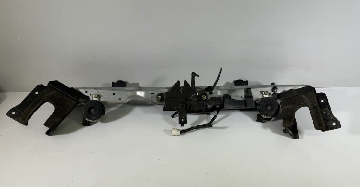 ISUZU Bonnet latch carrier beam ISUZU D-MAX II (RT) (2012-2019)