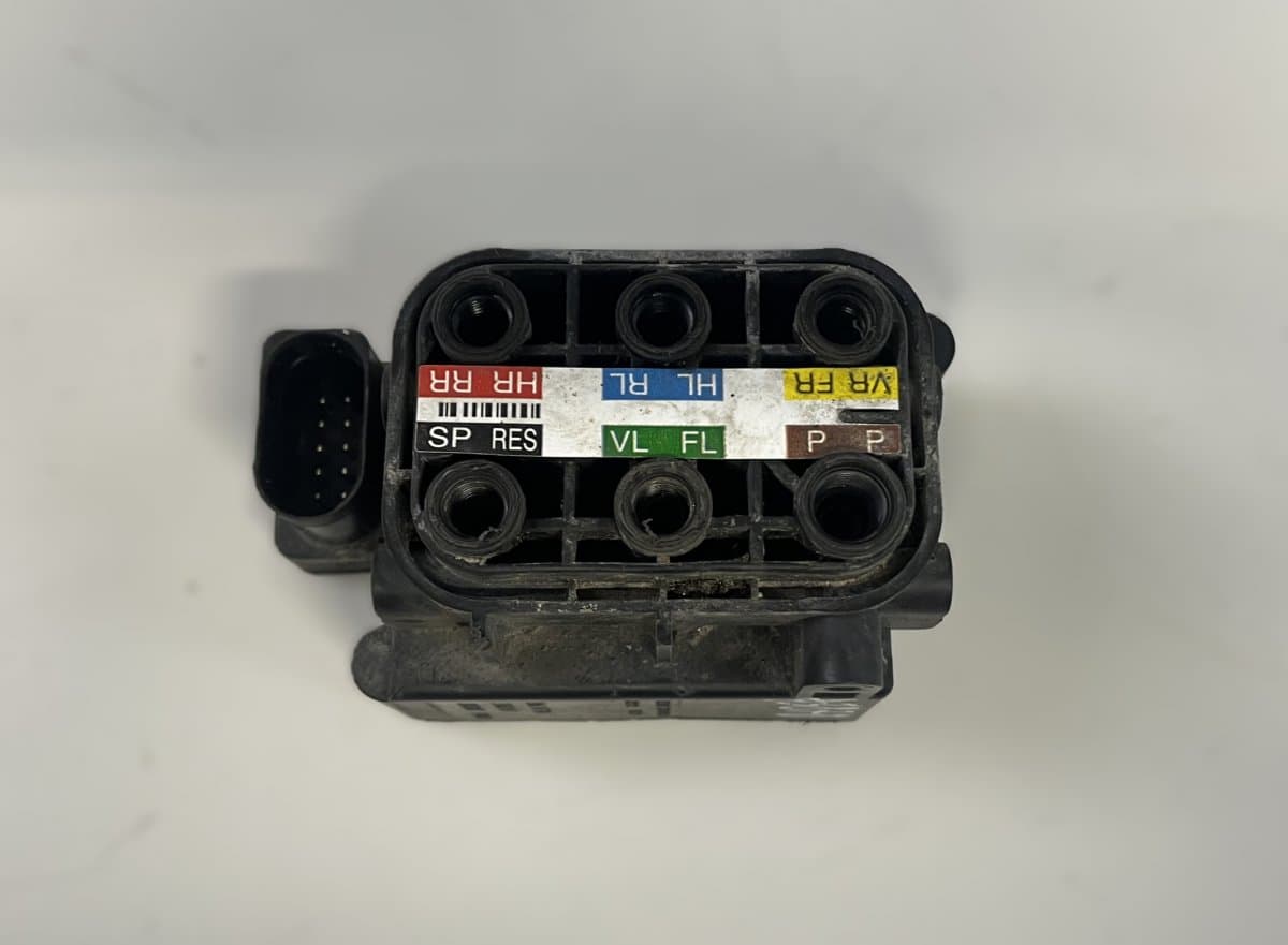 MERCEDES-BENZ A2123200858 Air suspension valve block MERCEDES-BENZ ML-CLASS (W164) (2005-2011)