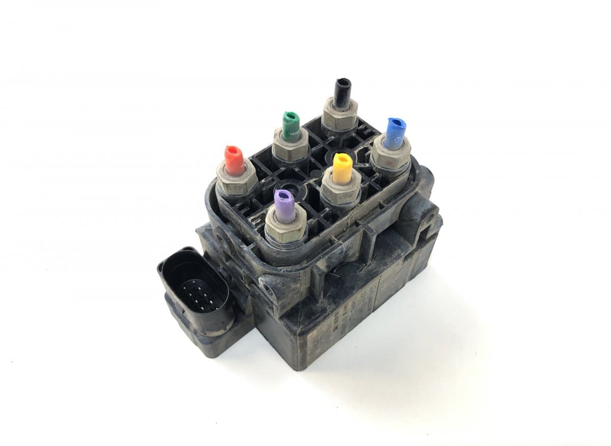 PORSCHE 9A7616014 Air suspension valve block PORSCHE MACAN I (95B) (2014-2024)