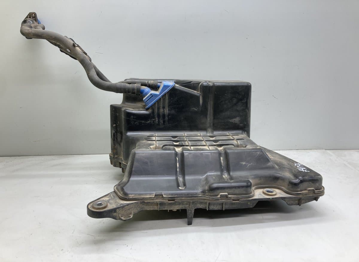 8W0131878AT 4067423AI 4067425AH 4102108AA AdBlue tank AUDI A4 (8W, B9) (2015-)
