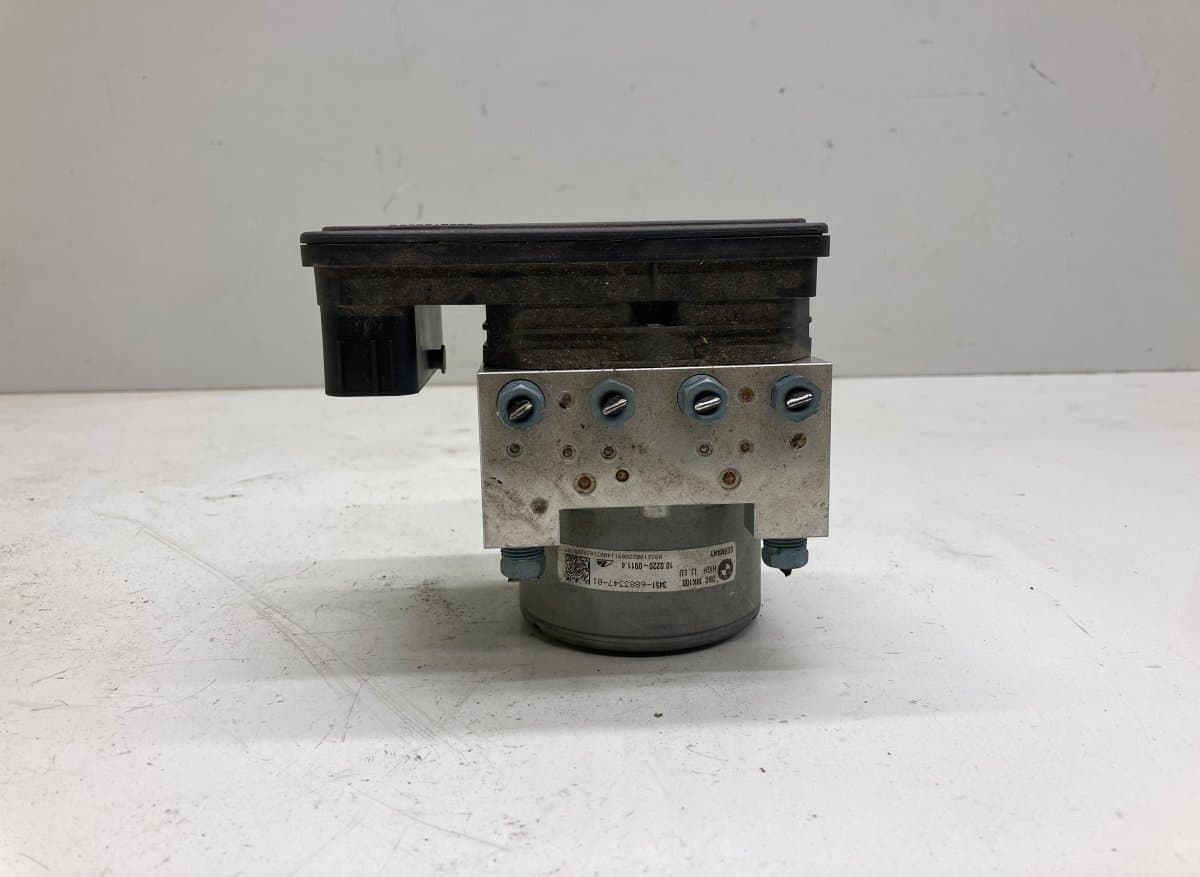 BMW 6883348 ABS hydraulic unit / pump BMW 2 Active Tourer (F45, F46) (2013-2021)
