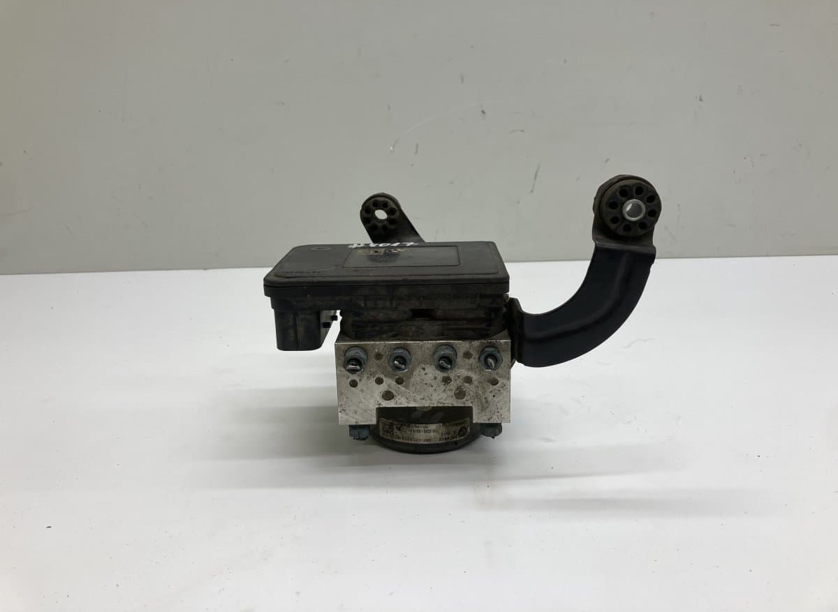 BMW 6861376 ABS hydraulic unit / pump BMW 1 (F20, F21) (2011-2019)