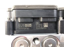 VOLVO 32281471 ABS hydraulic unit / pump VOLVO XC40 / EX40 / EC40 (536, 539) (2017-) — thumbnail 3