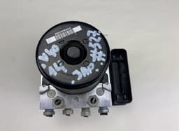 VOLVO ABS hydraulic unit / pump VOLVO V40 (2012-2019) — thumbnail 1