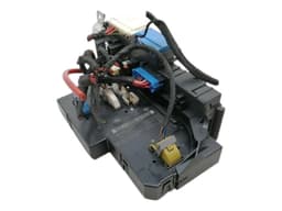 MERCEDES-BENZ MERCEDES GT C190 GTS S COUPE Fuse Box A1909063700 — thumbnail 1