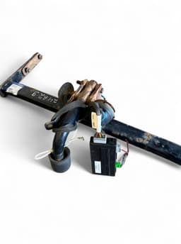 VOLVO 30698764 30698764 Towbar VOLVO V70 III (BW) (2007-2016) — thumbnail 5