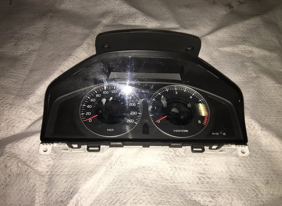 VOLVO Instrument Cluster VOLVO V70 III (BW) (2007-2016)