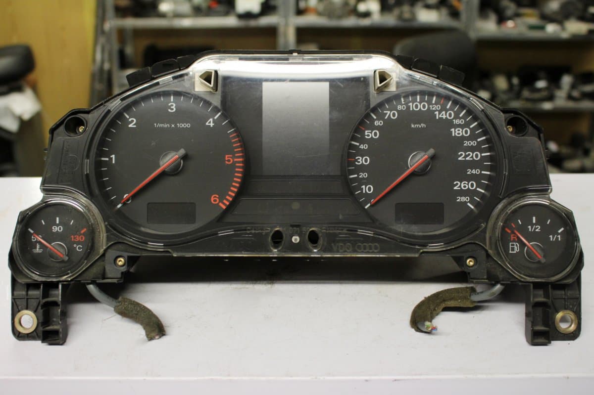 AUDI Instrument Cluster AUDI A8 (4E) (2002-2010)