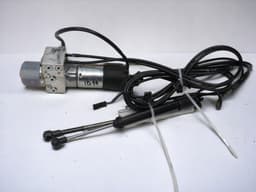 MERCEDES-BENZ A1648003148 A1648004148 A1648002348 Power bootlid / tailgate motor MERCEDES-BENZ GL-CLASS (X164) (2006-2012) — thumbnail 1