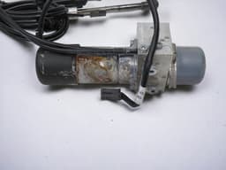 MERCEDES-BENZ A1648003148 A1648004148 A1648002348 Power bootlid / tailgate motor MERCEDES-BENZ GL-CLASS (X164) (2006-2012) — thumbnail 2