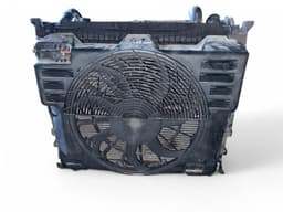 LAND ROVER PCC500300 7H428005AA 7H428B589AC PCN500130 7H428B588AB PGK500311 PGF500220 6H4219E735AA LR020624 6H4219E735AF Radiator set LAND ROVER RANGE ROVER III (LM) (2002-2012) — thumbnail 1