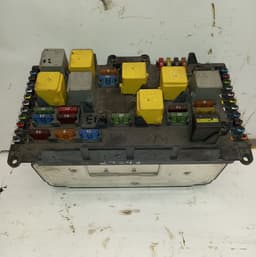 MERCEDES-BENZ A6399005300 A6399005400 6399005300 6399005400 Fuse box MERCEDES-BENZ VITO / VIANO (W639) (2003-2014) — thumbnail 1