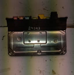 MERCEDES-BENZ A6399005300 A6399005400 6399005300 6399005400 Fuse box MERCEDES-BENZ VITO / VIANO (W639) (2003-2014) — thumbnail 2