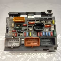 PEUGEOT 9664706380 BSMR0600 Fuse box PEUGEOT 308 I (4A, 4C) (2007-2013) — thumbnail 3