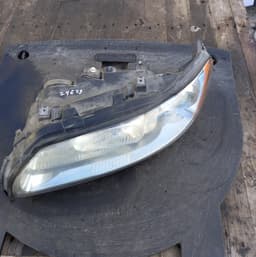 VOLVO 30784248 30698846 Headlight left VOLVO V70 II / XC70 I (P80) (2000-2007) — thumbnail 1