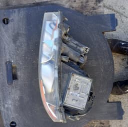 VOLVO 89037921D Headlight right VOLVO XC90 I (2002-2014) — thumbnail 4