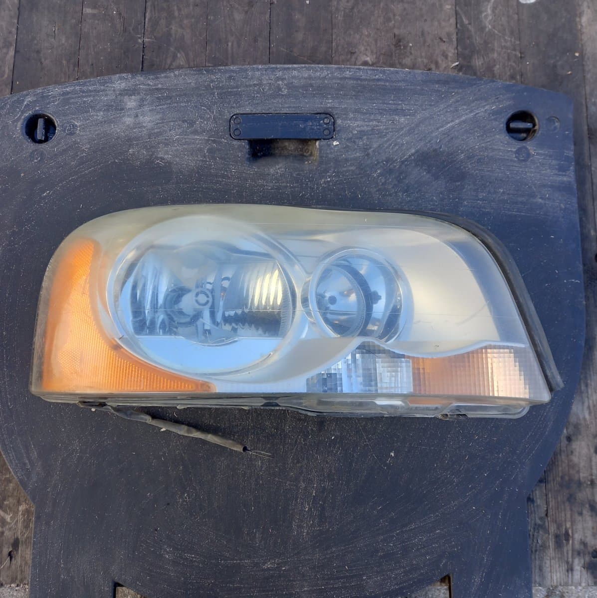 VOLVO 89037921D Headlight right VOLVO XC90 I (2002-2014)