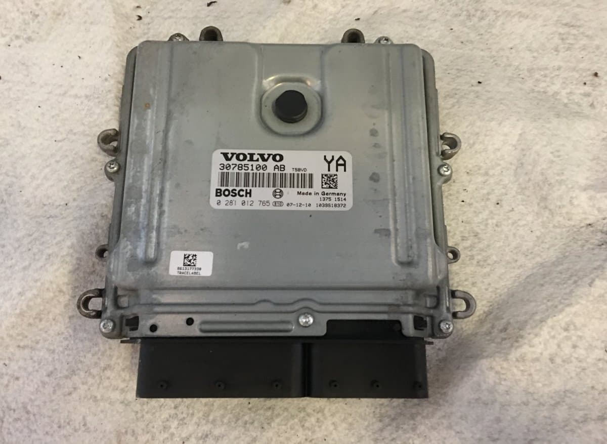 VOLVO Engine Control Unit / module (ECU) VOLVO V70 III (BW) (2007-2016)