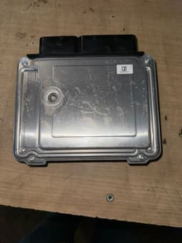 VW 03C906027CS 0261S06693 03C907309B 03C906027CS1T0 Engine Control Unit / module (ECU) VW TOURAN (1T3) (2010-2015) — thumbnail 1