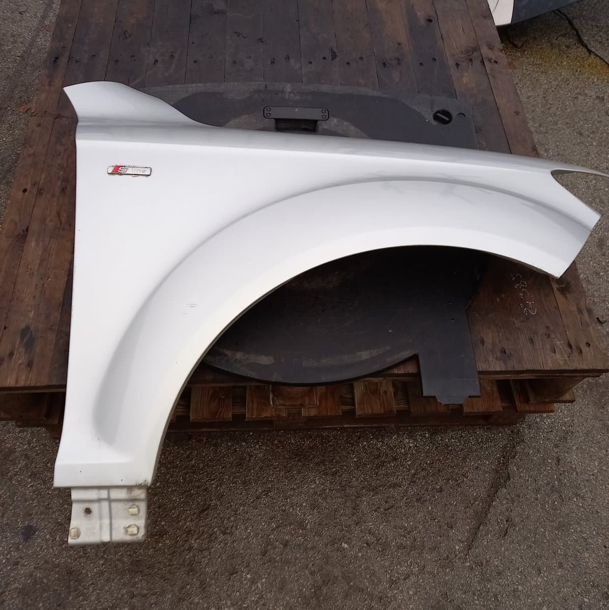 AUDI Fender Front Right AUDI Q7 (4L) (2006-2015)
