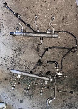 MERCEDES-BENZ Fuel Distributor / fuel rail MERCEDES-BENZ S-CLASS (W221) (2005-2013) — thumbnail 1