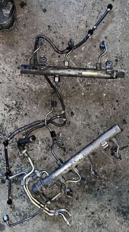 MERCEDES-BENZ Fuel Distributor / fuel rail MERCEDES-BENZ S-CLASS (W221) (2005-2013) — thumbnail 2