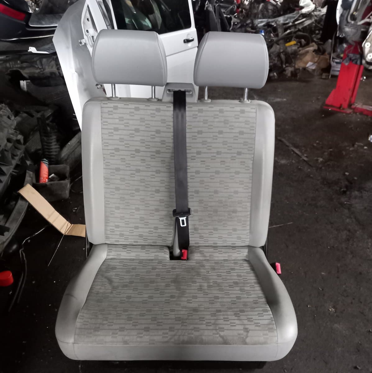 VW Front seat right VW TRANSPORTER T5 / MULTIVAN (7H, 7E, 7J) (2003-2015)