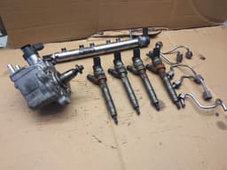 BMW Fuel injection pump, diesel BMW 5 (F10, F11) (2010-2017) — thumbnail 1