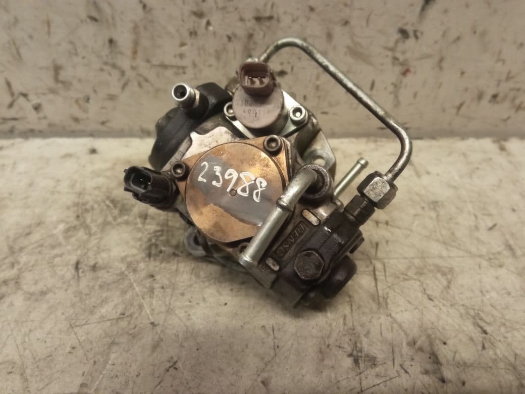 TOYOTA Fuel injection pump, diesel TOYOTA AVENSIS (T250) (2003-2008)