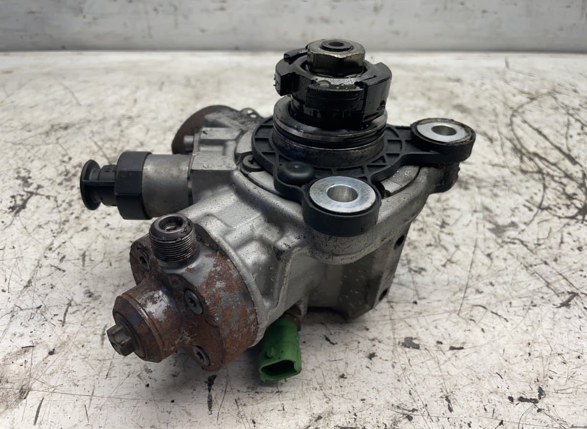 VOLVO Fuel injection pump, diesel VOLVO S60 II / V60 I (2010-2018)