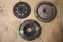 VW 070105266G 070141031E Clutch set VW TRANSPORTER T5 / MULTIVAN (7H, 7E, 7J) (2003-2015) — thumbnail 1