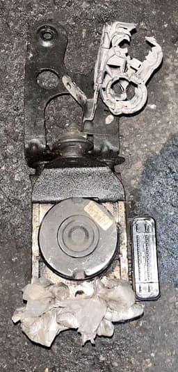 SKODA ABS hydraulic unit / pump SKODA OCTAVIA II (1Z) (2004-2013) — thumbnail 2