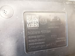 VW ABS hydraulic unit / pump VW GOLF SPORTSVAN (AM1) (2014-) — thumbnail 3
