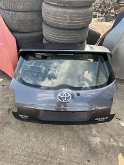 TOYOTA Bootlid / tailgate with rear window TOYOTA AURIS (E15) (2006-2012) — thumbnail 1