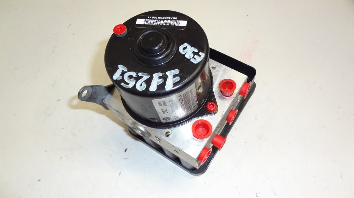 BMW 677605501 ABS hydraulic unit / pump BMW 3 (E90, E91, E92, E93) (2005-2011)