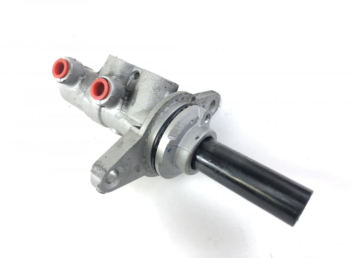 TOYOTA 472010K600 Brake Master Cylinder TOYOTA HILUX VIII (AN110, AN120, AN130) (2015-)