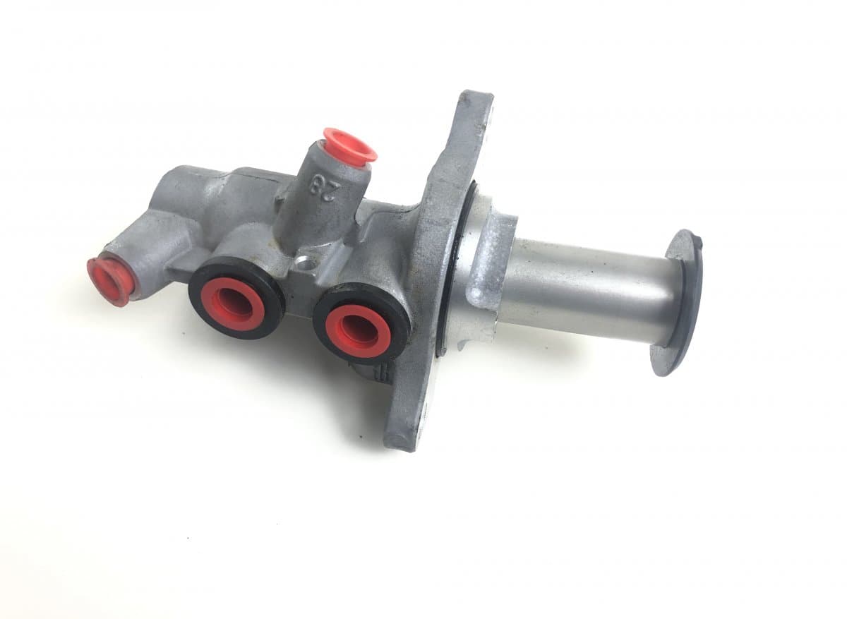 VW 7P0611019G Brake Master Cylinder VW TOUAREG II (7P) (2010-2018)