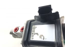 MERCEDES-BENZ 0204021687 0204024105 0204251302 Brake Master Cylinder MERCEDES-BENZ SL-CLASS (R230) (2001-2012) — thumbnail 4