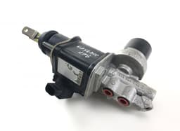 MERCEDES-BENZ 0204021687 0204024105 0204251302 Brake Master Cylinder MERCEDES-BENZ SL-CLASS (R230) (2001-2012) — thumbnail 1