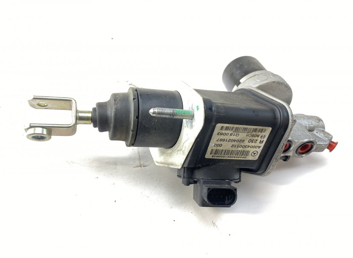 0204021687 0204024105 0204251302 Brake Master Cylinder MERCEDES-BENZ SL-CLASS (R230) (2001-2012)
