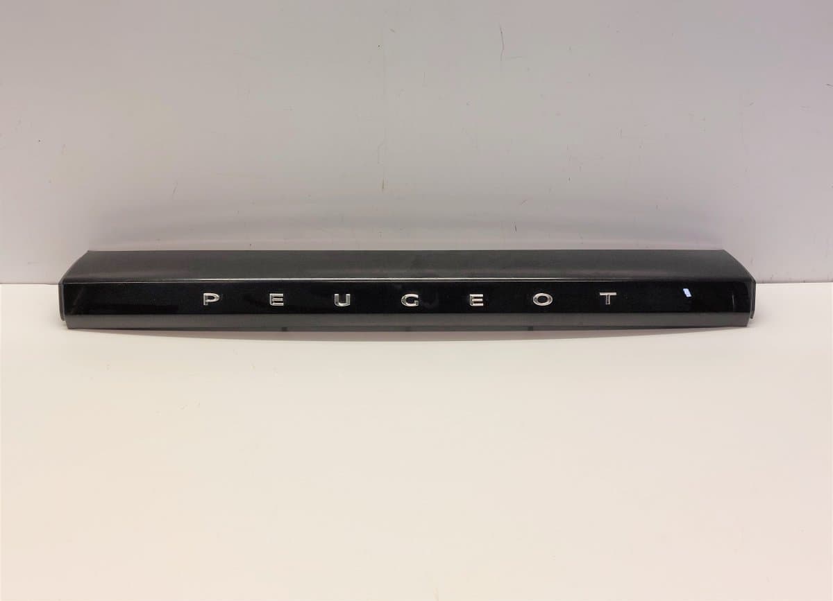 98338259 MOU022781 GEO051241 Bootlid / tailgate reflector panel PEUGEOT 2008 II (P24) (2019-)
