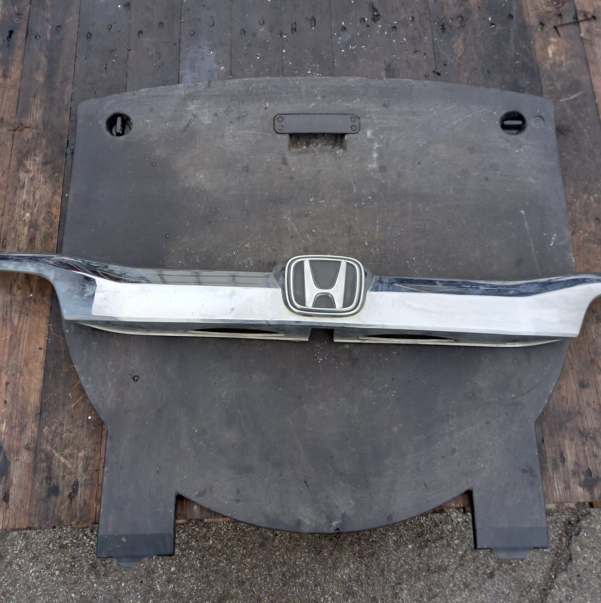 74890T1VR000 74890T1VE10 Bootlid / tailgate moulding HONDA CR-V IV (RM) (2012-2016)